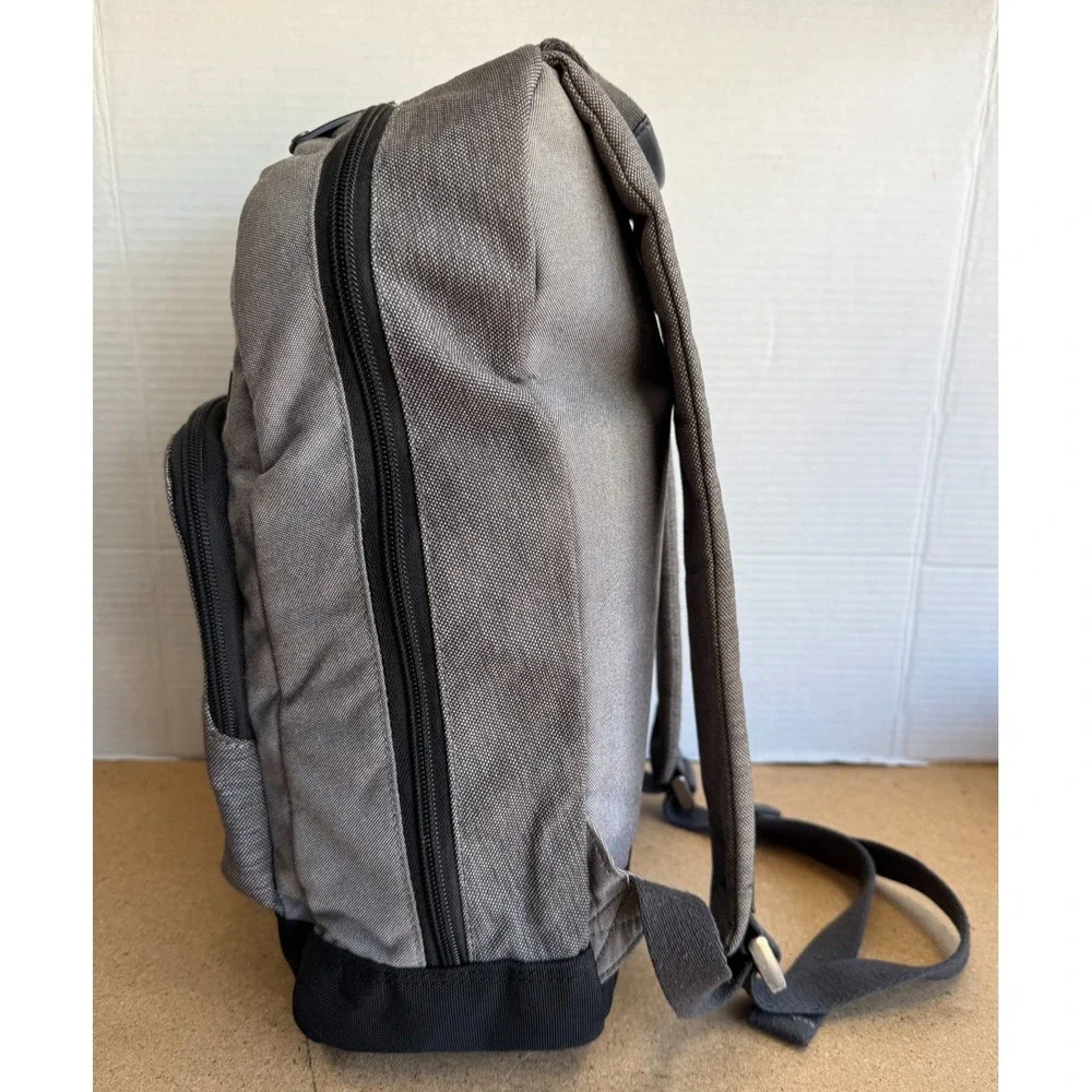 Hedgren‎ Backpack Laptop Bag Gray Link Hook Up 15.5